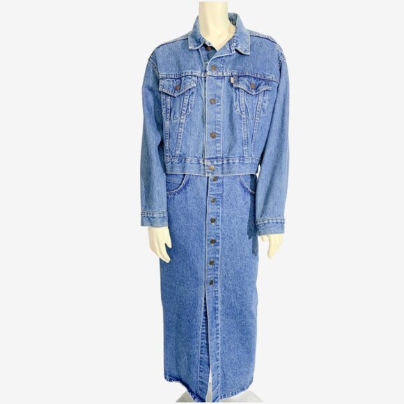 Vintage Levi’s Cropped Denim Jacket / Made in Canada / size Medium-Large - Picture 4 of 8